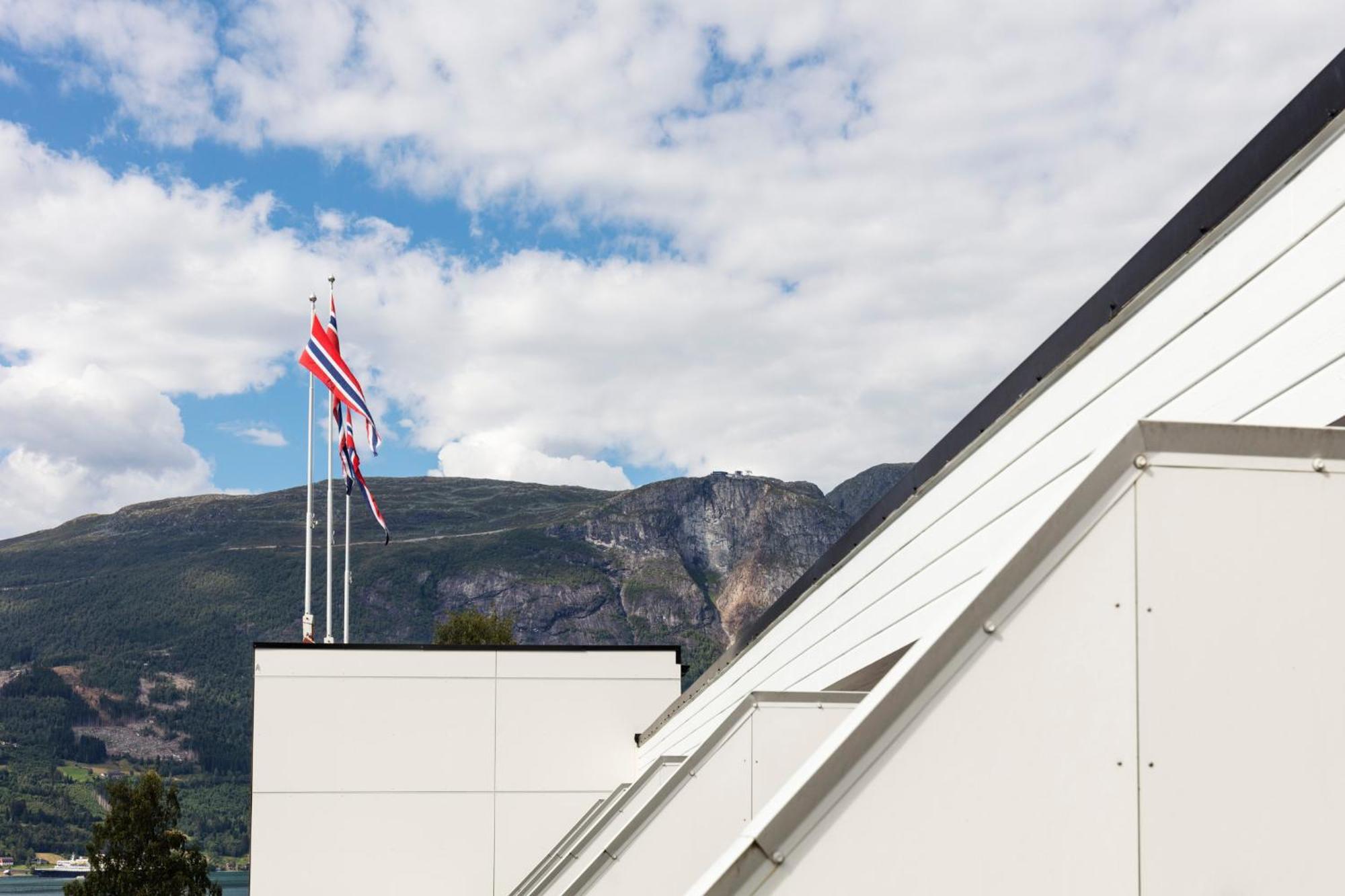 Olden Fjordhotel Exterior foto